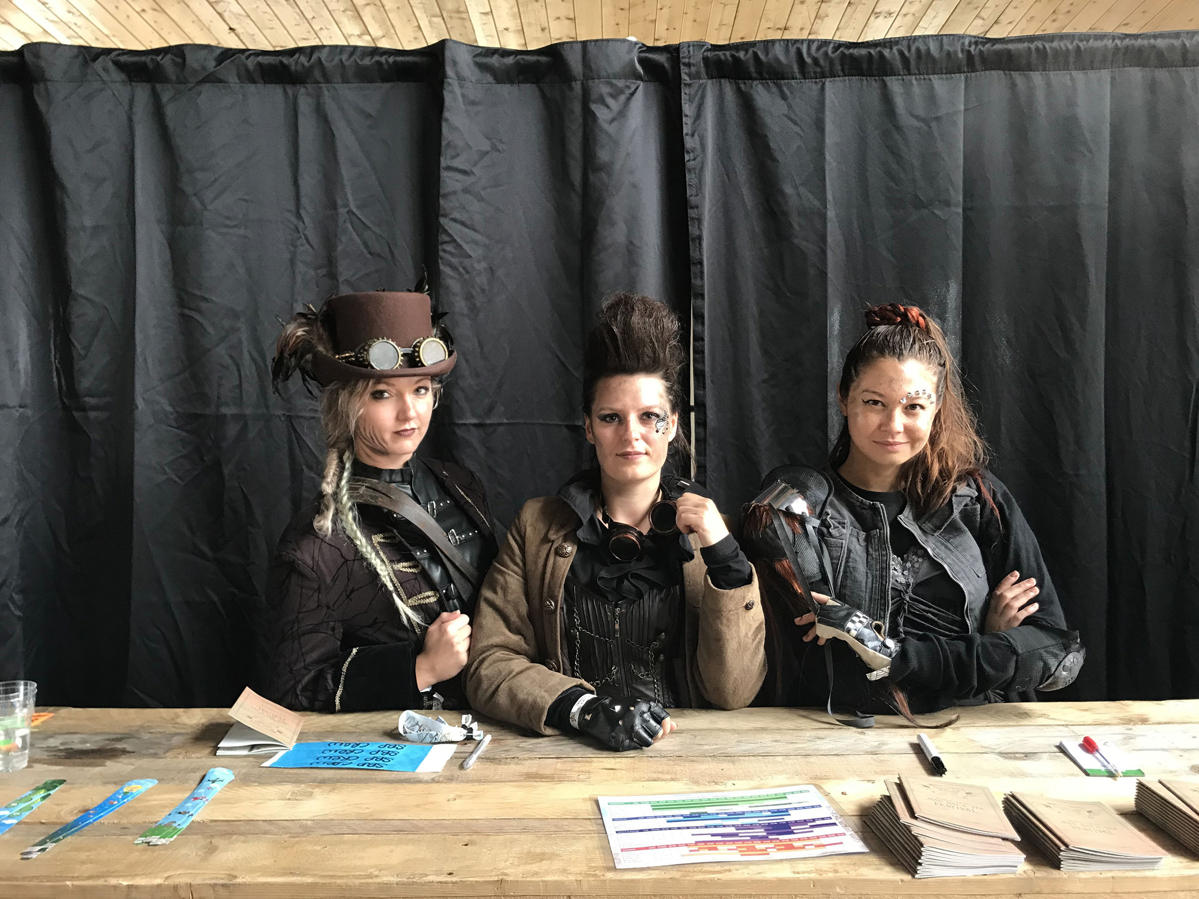 Hostessen tijdens Madmax event